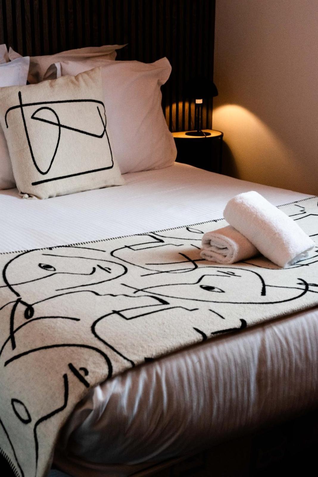 ברנאי Hotel Le Lion D'Or מראה חיצוני תמונה