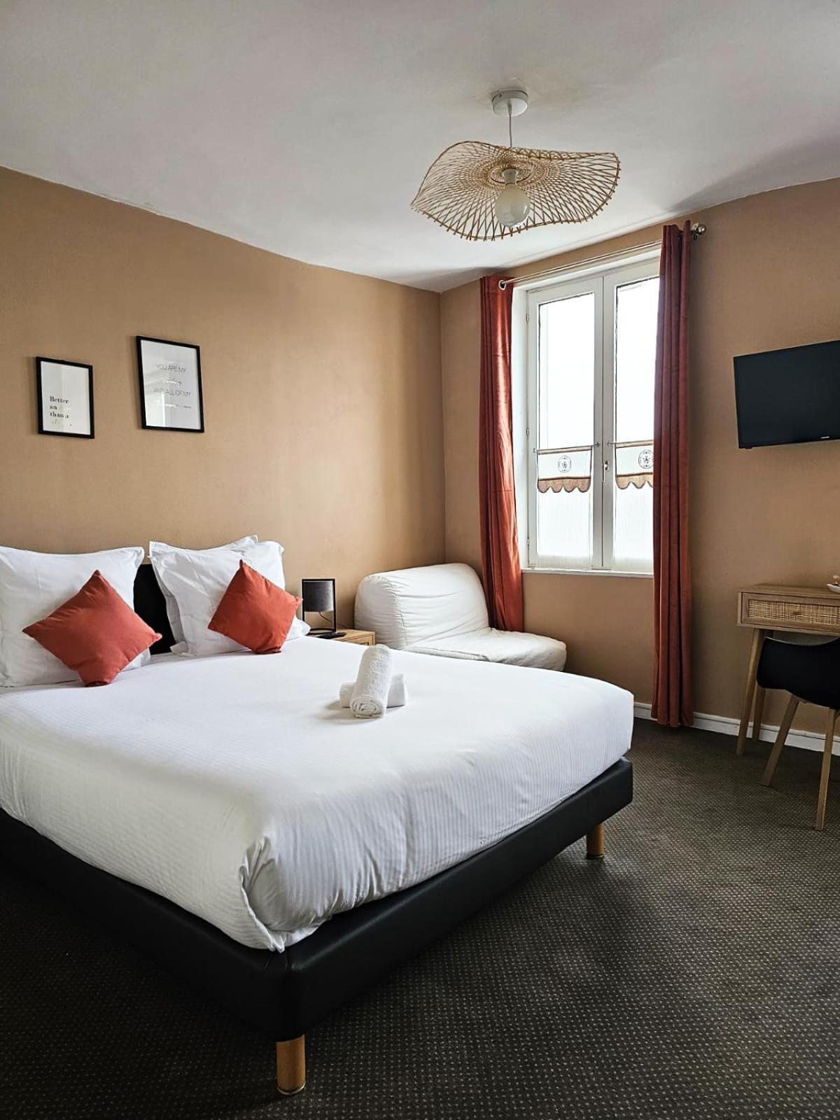 ברנאי Hotel Le Lion D'Or מראה חיצוני תמונה